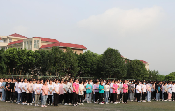 把握机遇圆梦想丨重庆女职中举行2021-2022秋季开学典礼